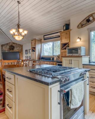 Great Kitchen, AC, SHARC Access, Hot Tub, Bring Pet!