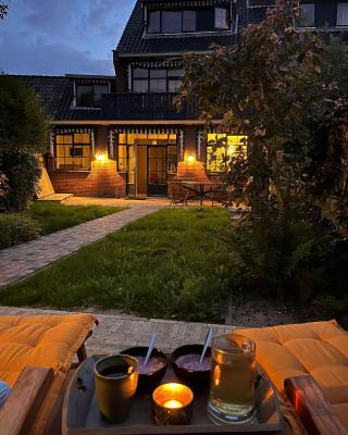 Luxury home in quiet neighbourhood near beach