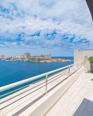 49/3 Seafront Duplex Penthouse in Valletta
