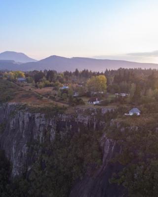 The Edge Mountain Retreat