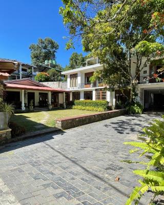 Ella Inn Hotel