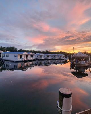 Aqua Lodges At Hurricane Hole Marina