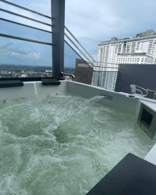 Imperio Residence Melaka - Private Jacuzzi with Seacityview stay with Wifi
