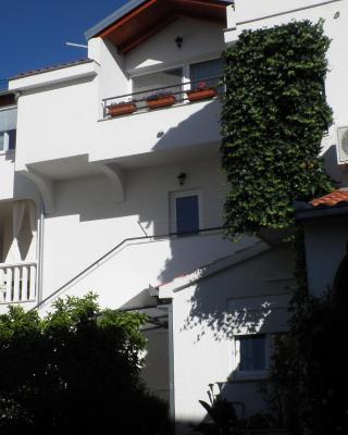 Apartments - Rooms VESNA