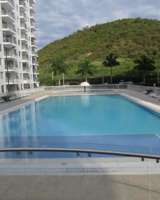 Espléndido y Fantástico Apartamento en Girardot. 4 Piscinas, WiFi, Parque infantil, Parqueadero privado.