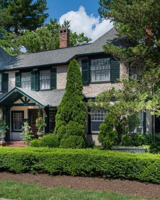 Pinecrest Bed & Breakfast