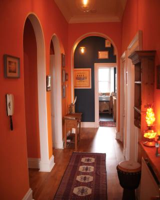 Grand top floor apartment in the Royal Bank House