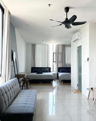 ITCC Manhattan by StayIn 5-6pax