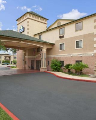 Days Inn & Suites by Wyndham San Antonio North/Stone Oak