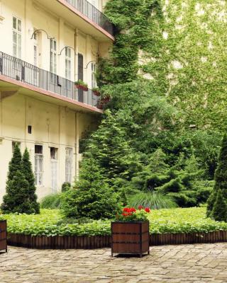 Classic Central Apartment