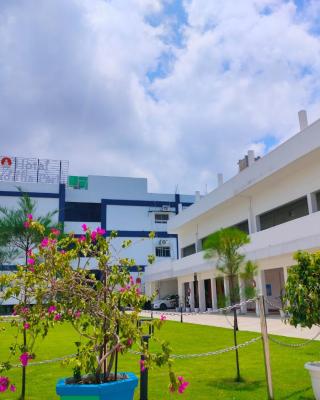 Hotel Buddha Park near Sarnath-Peaceful Garden Retreat with Free Parking & Pets Welcome