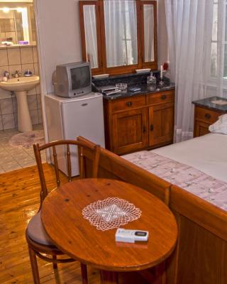 Marina Rooms