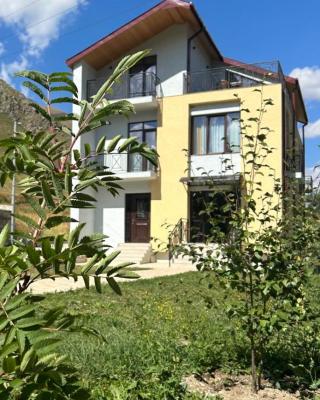 Orophile guest house