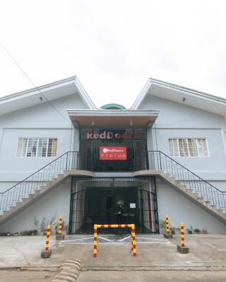 RedDoorz at V-Cloud Hills near De La Salle Dasmarinas Cavite