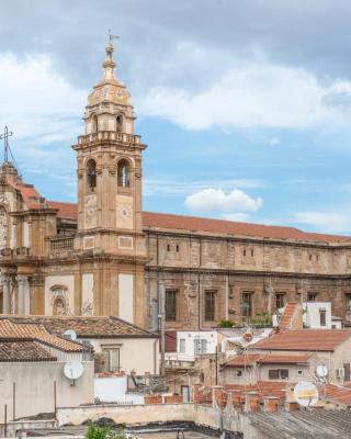 Large Historic apt in Palermo