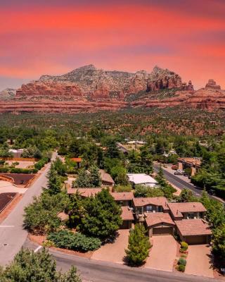 Uptown Sedona Gem: 3-Bed Townhome with Majestic Views and Central Location