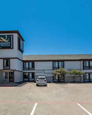 Quality Inn & Suites Irving DFW Airport South