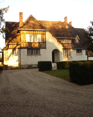 Le Manoir du coeur volant B&B