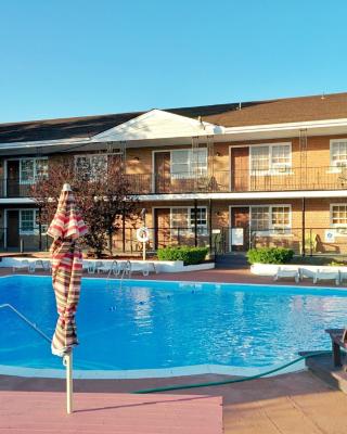 Budget Host East End Hotel in Riverhead