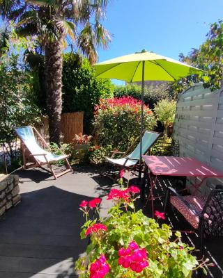 Studio vue sur jardin à 3 mn en voiture de la mer