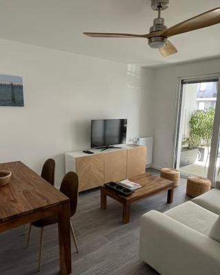 Appartement cosy 80m2 au pied du tram de Bordeaux