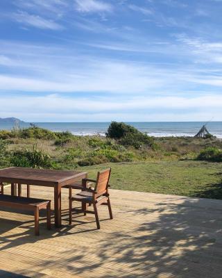 The Beachsider - Te Horo Beach Holiday Home