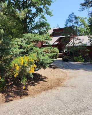 Yosemite Mountain Retreat