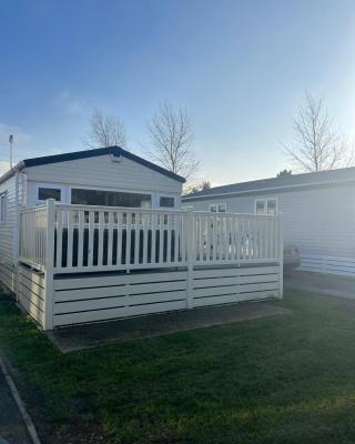 Lovely 2-Bed Cabin in Birchington