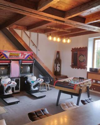 Jacuzzi, Arcade et Repas compris