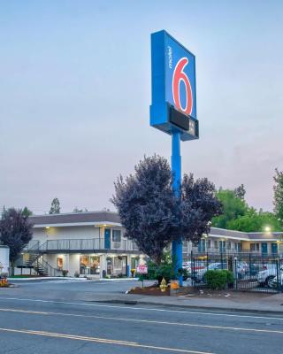 Motel 6-Salem, OR