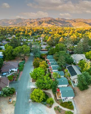 Aurora Park Cottages