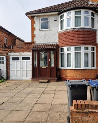 Large Beautiful 3 Bed house in City of Birmingham