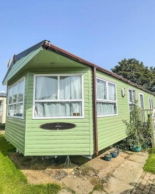 Lovely Caravan For Hire With Decking At Skipsea Sands In Yorkshire Ref 41015wf