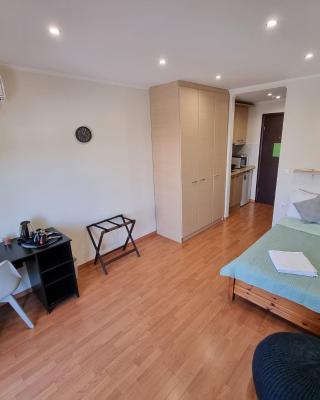 Nikos Studio Apartments