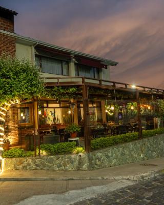 Quindeloma Art Hotel & Gallery