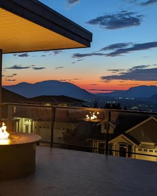 A Mountain Retreat with Views, Hot Tub & AC