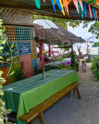 Shirley's Cottage - Pamilacan Island