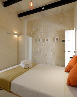 Private rooms with bathroom in Valletta
