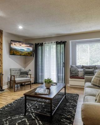 Cozy Resort-Style Gatlinburg Condo Indoor Pool!