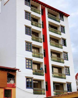 Apartamentos San Jose vistal al lago, cerca del parque. Guatape.