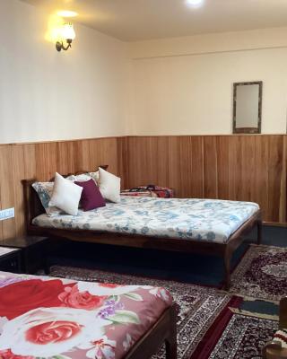WARUHANG HOMESTAY