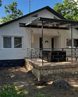 TM House Sástó