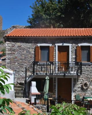 Chora Samothrakis, House with courtyard