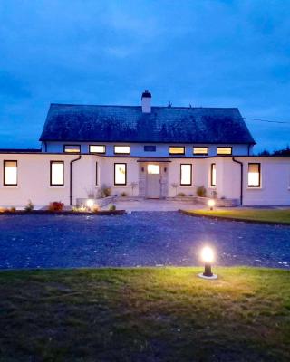 Dillon School House - Luxury in the countryside