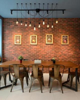 無門禁24小時進出-蝴蝶結溜滑梯親子民宿-免費停車