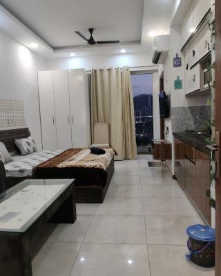 The Forest Stays-Luxury Studio Apartment In Noida