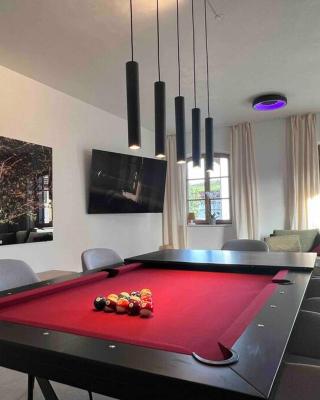 4YOUnic Billard * 2 BR * 75-Zoll TV * Boxspringbett