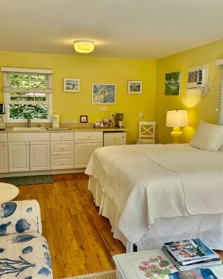 Hamptons private guest cottage