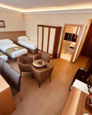 Lily Rooms