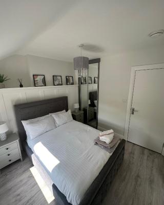 Westland Suites - Stylish, Modern, Elegant, Central Apartments A